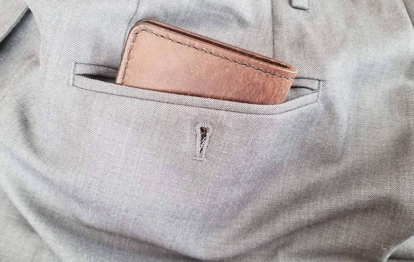 6-Pocket Vertical Bifold Wallet (Italian Leather)